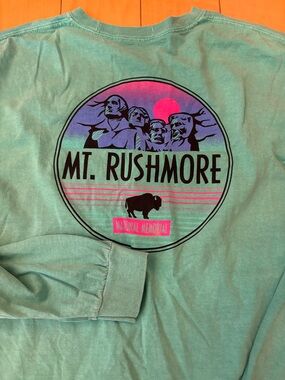 MT Rushmore Tourist Blue 84 XXL Graphic Tee